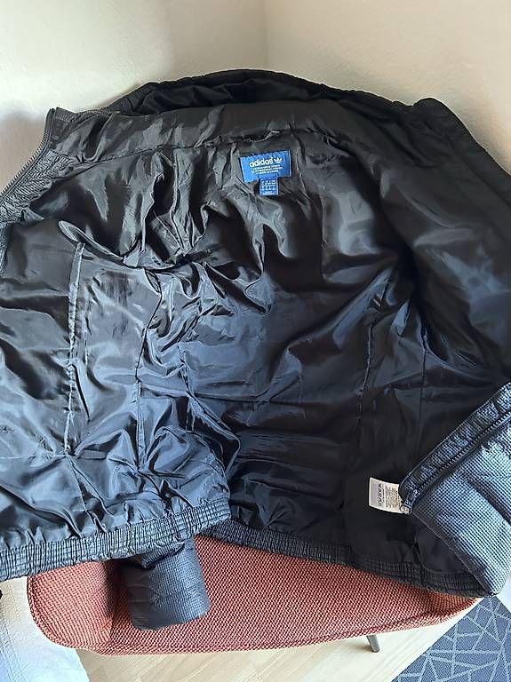 Giacche: Adidas Winterjacke  – Usato da Allschwil venduto da Haffelow 1
