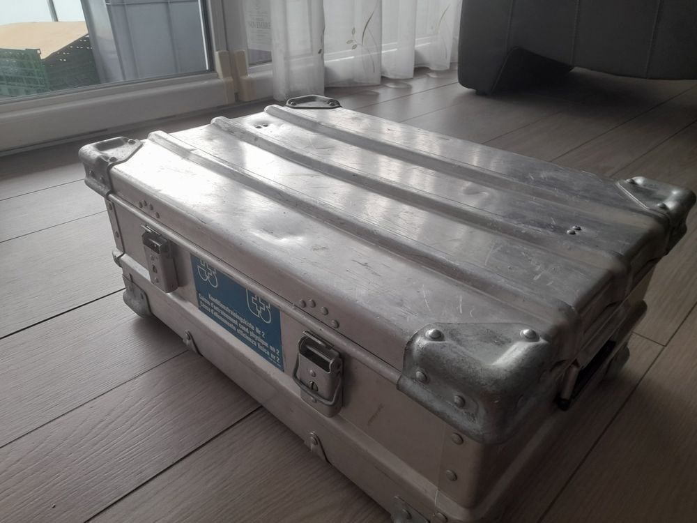 Caisse Edak de l'armée Suisse (Gebraucht) in Sion für CHF 100 – mit ...
