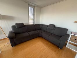 Ecksofa schwarz/dunkelgrau mit Kopfstützen, guter Zustand