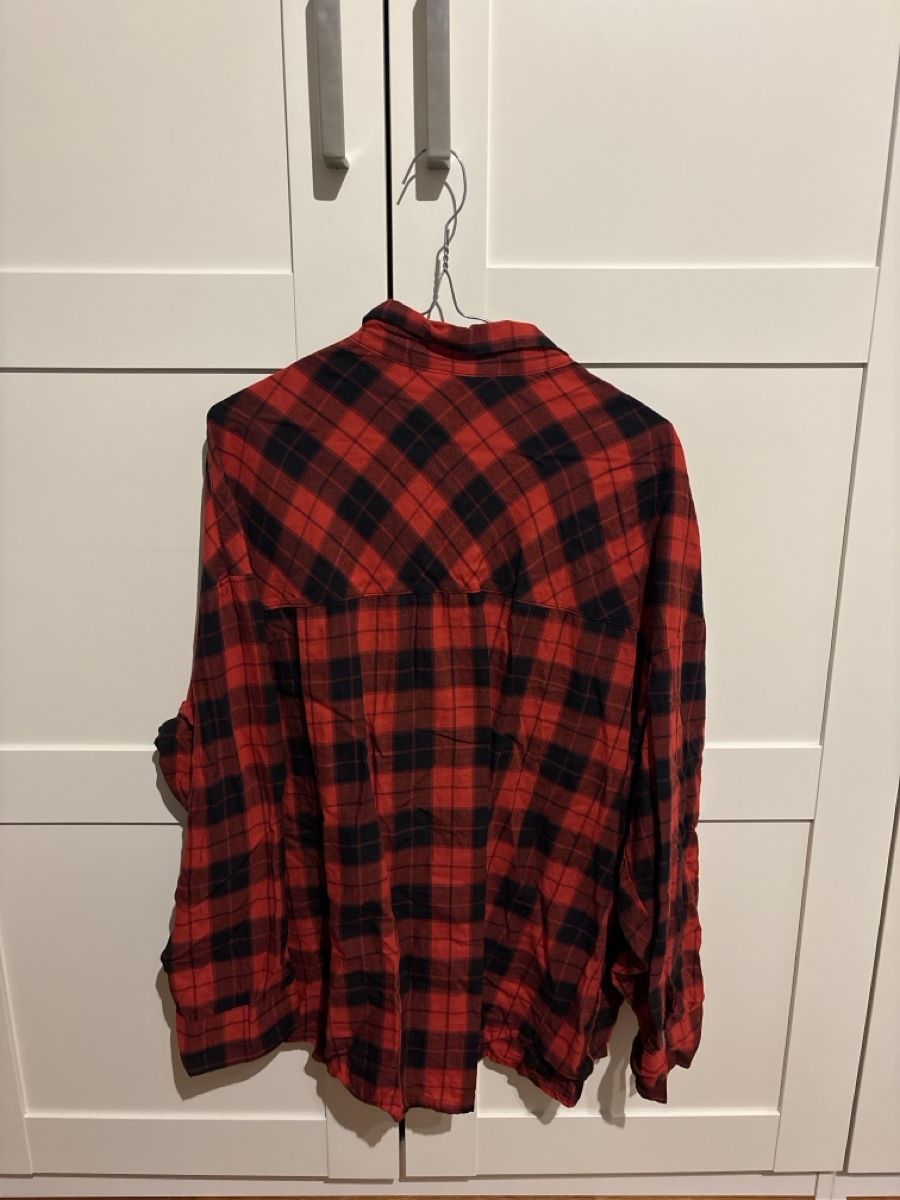H&M Chemisiers: Karo Hemd rot schwarz Grösse L H&M Divided – D'occasion à Nänikon par Caro8989 1