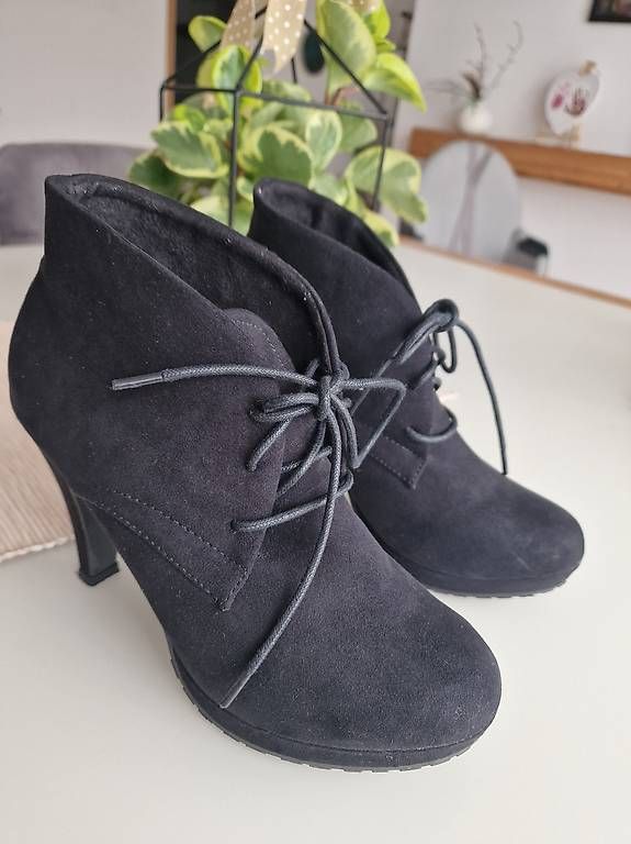 Scarpe da donna: Stiefeletten – Usato da Haslen AI venduto da jas_5dv9