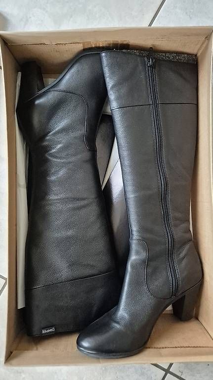 Scarpe da donna: Bottes    taille 36 – Usato da Syens venduto da Adso4