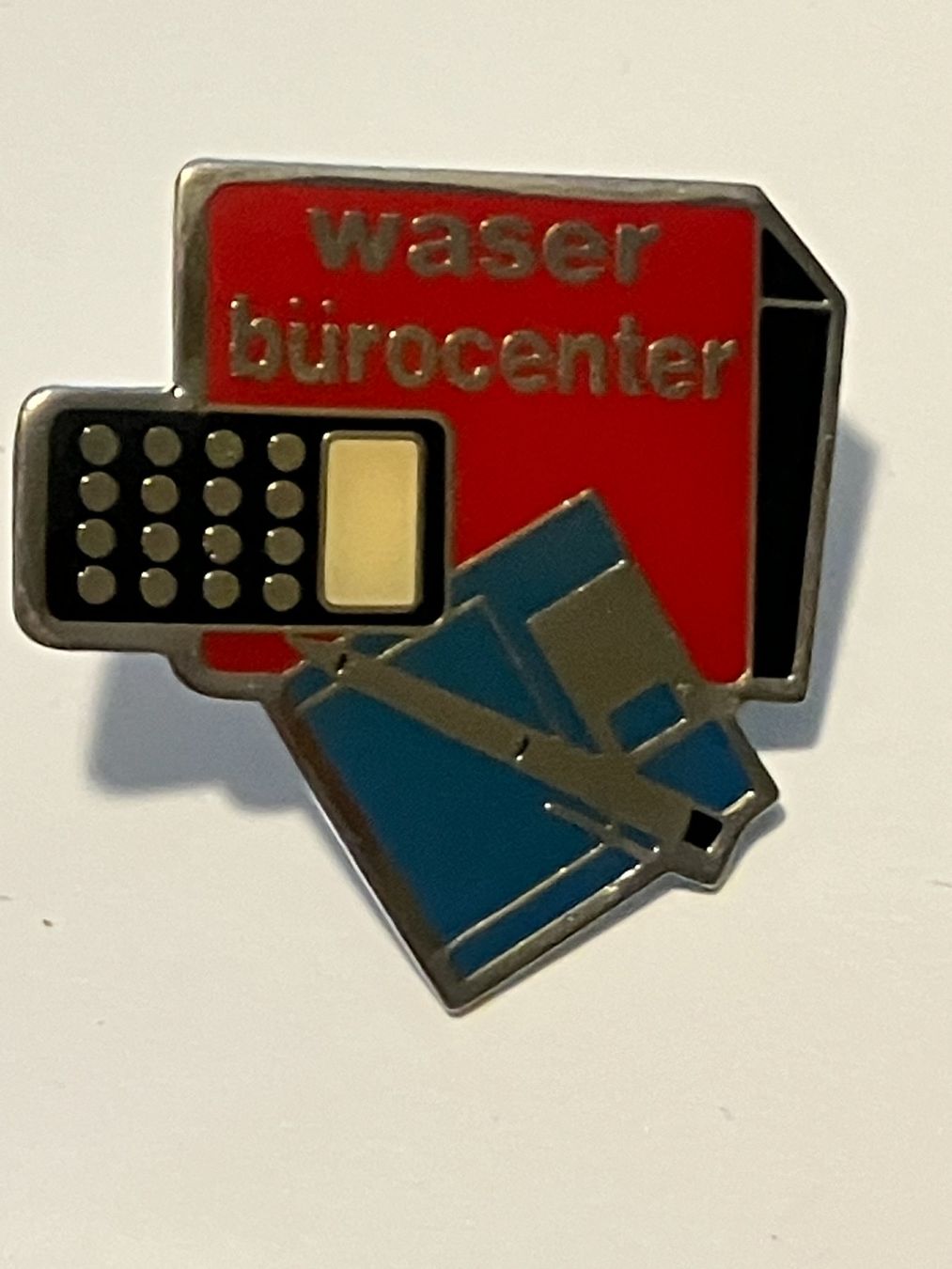 Plaketten & Abzeichen: 1 Pin Waser Bürocenter – Gebraucht aus Basel von djwwpp