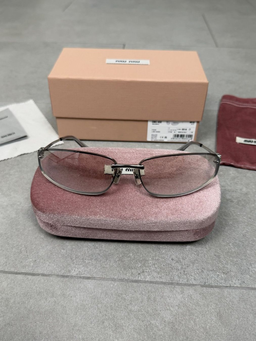 Miu Miu Occhiali & Lenti: MIU MIU 0MU A50S sunglasses – Usato da Biel/Bienne venduto da sami0788480082 2