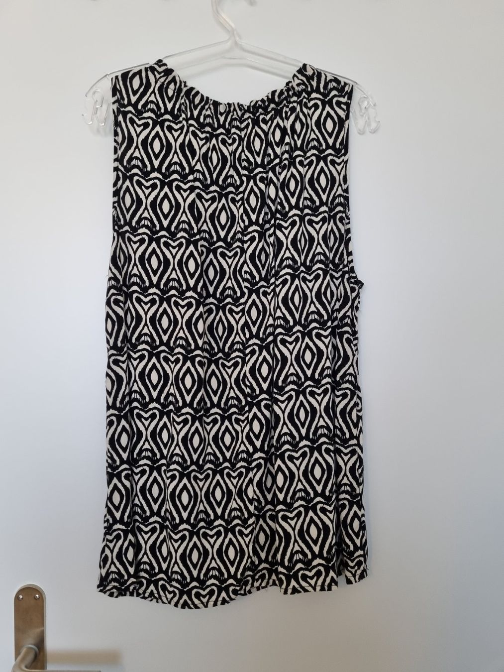 Top: Top Gr. M/ Viskose / Farbe schwarz/champagner – Nuovo (secondo la descrizione) da Zofingen venduto da Felpa 1