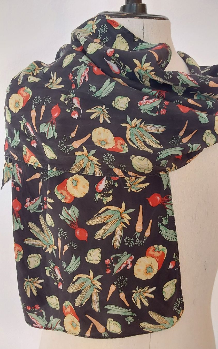 Foulards, Tücher & Schals: Seidenfoulard Motiv Gemüse – Neu (gemäss Beschreibung) aus Köniz von scopello12