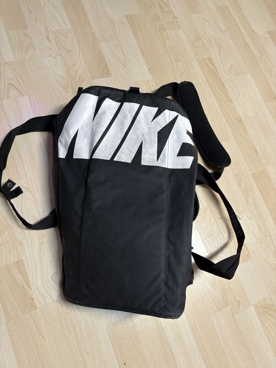 Nike Taschen: Nike Sporttasche – Gebraucht aus Bülach von Devin_H 3