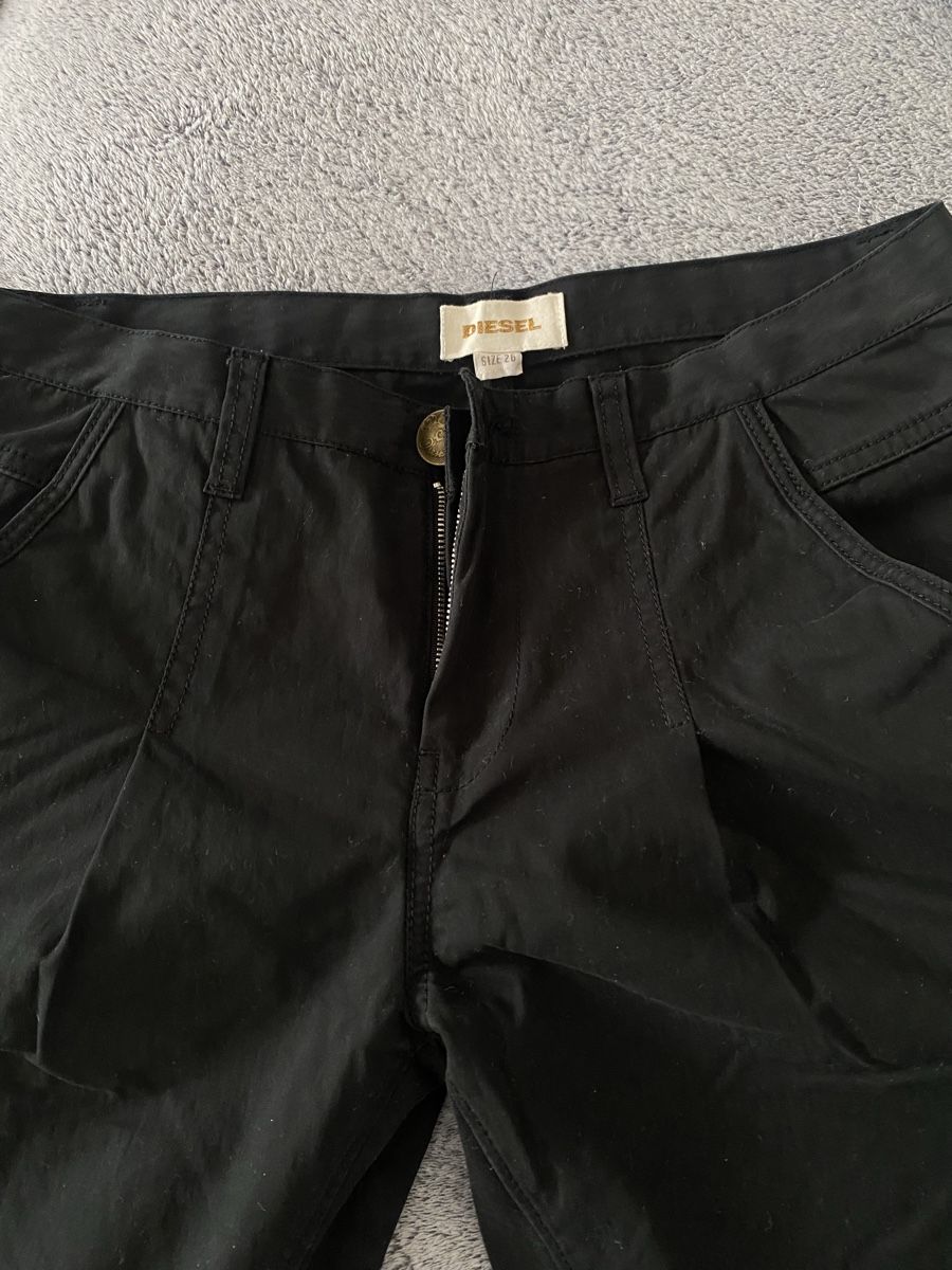Diesel Pantaloni: Diesel 7/8 Hose schwarz Gr 26 – Usato da Schönenberg ZH venduto da Pfupfli1 1