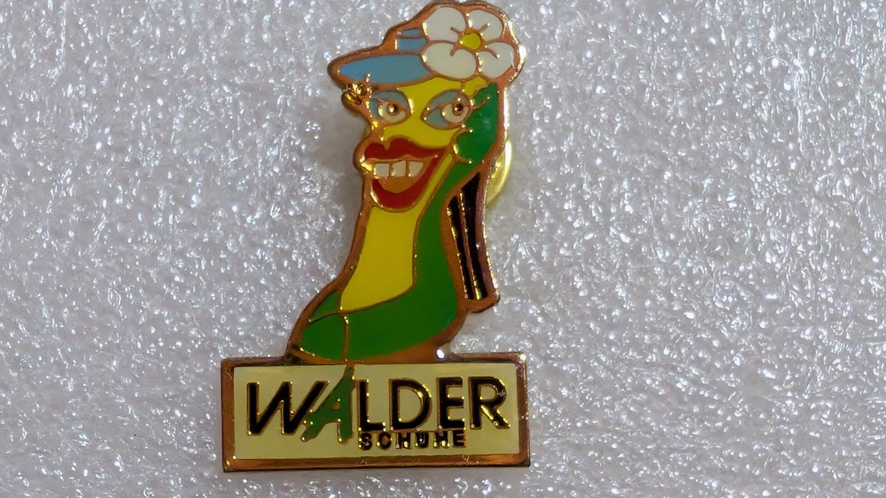 Placchette & Badge: Ansteckpin 271: Walder Schuhe – Usato da Oppligen venduto da Pin-Fall-Shop