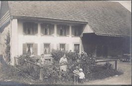 Gunzgen SO Bauernhaus mit Garten und  Leute  , ca.1920