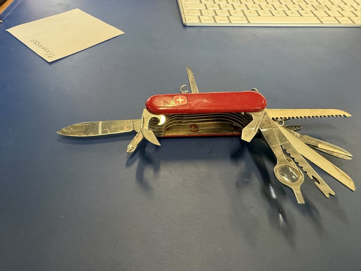 Wenger Coltelli tascabile: Wenger Taschenmesser rot gebraucht – Usato da Strengelbach venduto da RaenAntikDesign 2