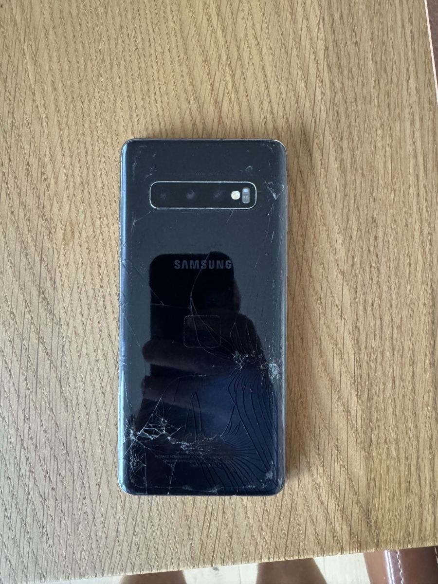 Samsung Handys / Smartphones: Samsung Galaxy S10 mit Hülle – Gebraucht aus Wattwil von Rambooxx 2