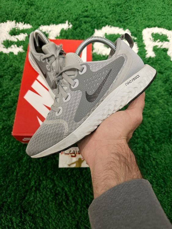 Nike Herrenschuhe: NIKE LEGEND REACT - WOLF GREY/EU37,5 – Gebraucht aus Bassersdorf von golden_sun
