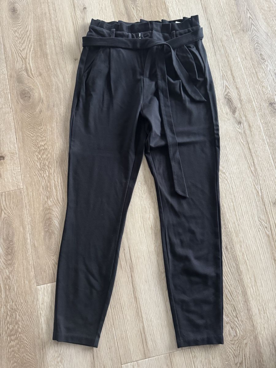 Vero Moda Pantaloni: Vero Moda S Stoffhose schwarz – Usato da Kloten venduto da now20160 1