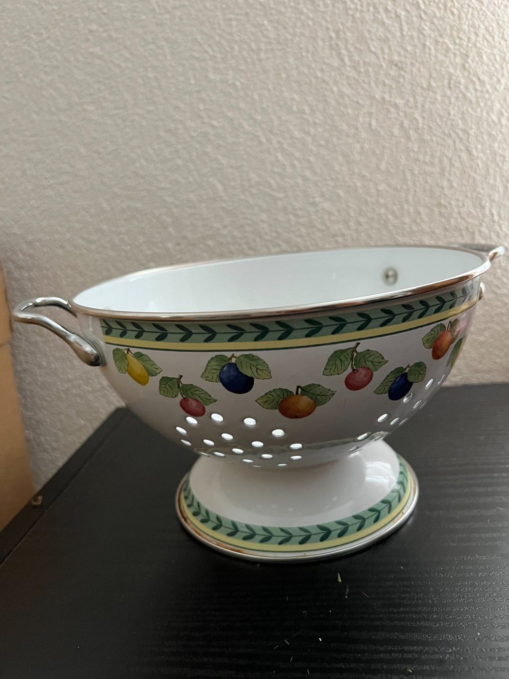 Villeroy & Boch Ciotole: Sieb Villeroy & Boch 1748 Obstdekor weiss gebraucht – Usato da Wittenbach venduto da Xastridx 1