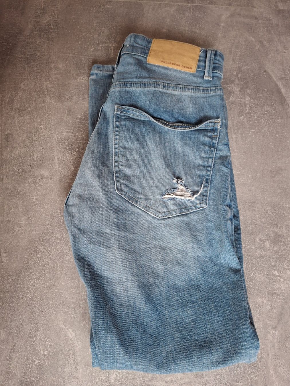 Pull&Bear Jeans: Pantalon jeans avec trous taille 46 - S marque Pull & Bear – Usato da Villiers venduto da san_jn5w 8