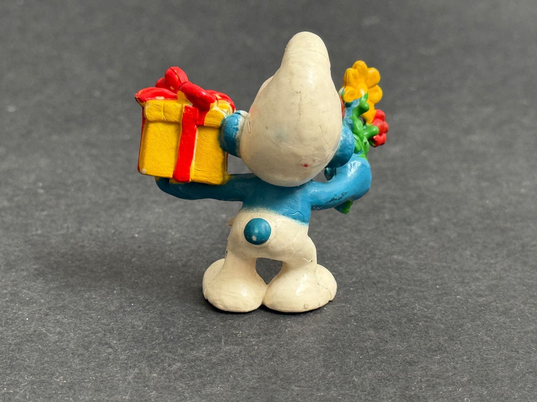 Schleich Statuette: Peyo Schlumpf 20040 Geschenkschlumpf Geschenk Schleich – Usato da Ennetbaden venduto da mapa05 4