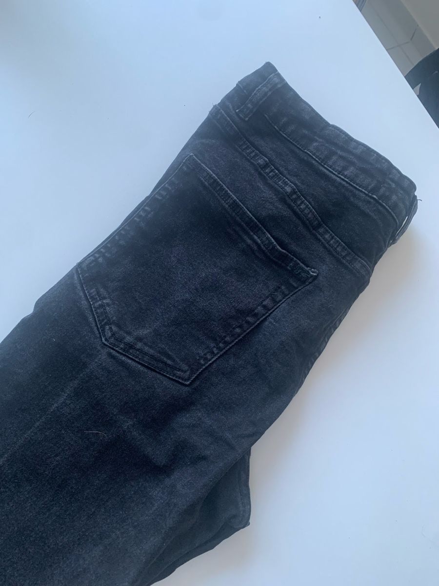 Hosen: schwarze Jeans, Tapered, Gr. 44 – Gebraucht aus Basel von ari_xy65 1