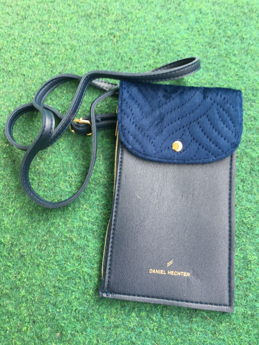 Borse da donna: Handtasche mit Handytasche – Nuovo (secondo la descrizione) da Wangen b. Olten venduto da Finolino28 3