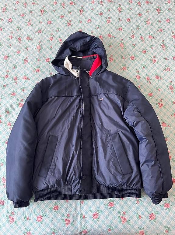 Tommy Hilfiger Giacche: GIACCA INVERNALE TOMMY JEANS – Usato da Caslano venduto da Dr.Bread