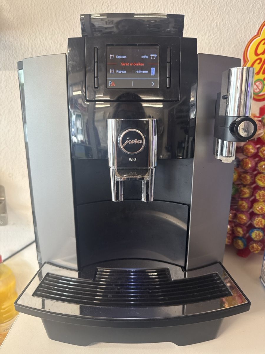 Jura Macchine per caffè & Macchine per espresso: Vollautomatische Kaffeemaschine  – Usato da Dornach venduto da 1992sep