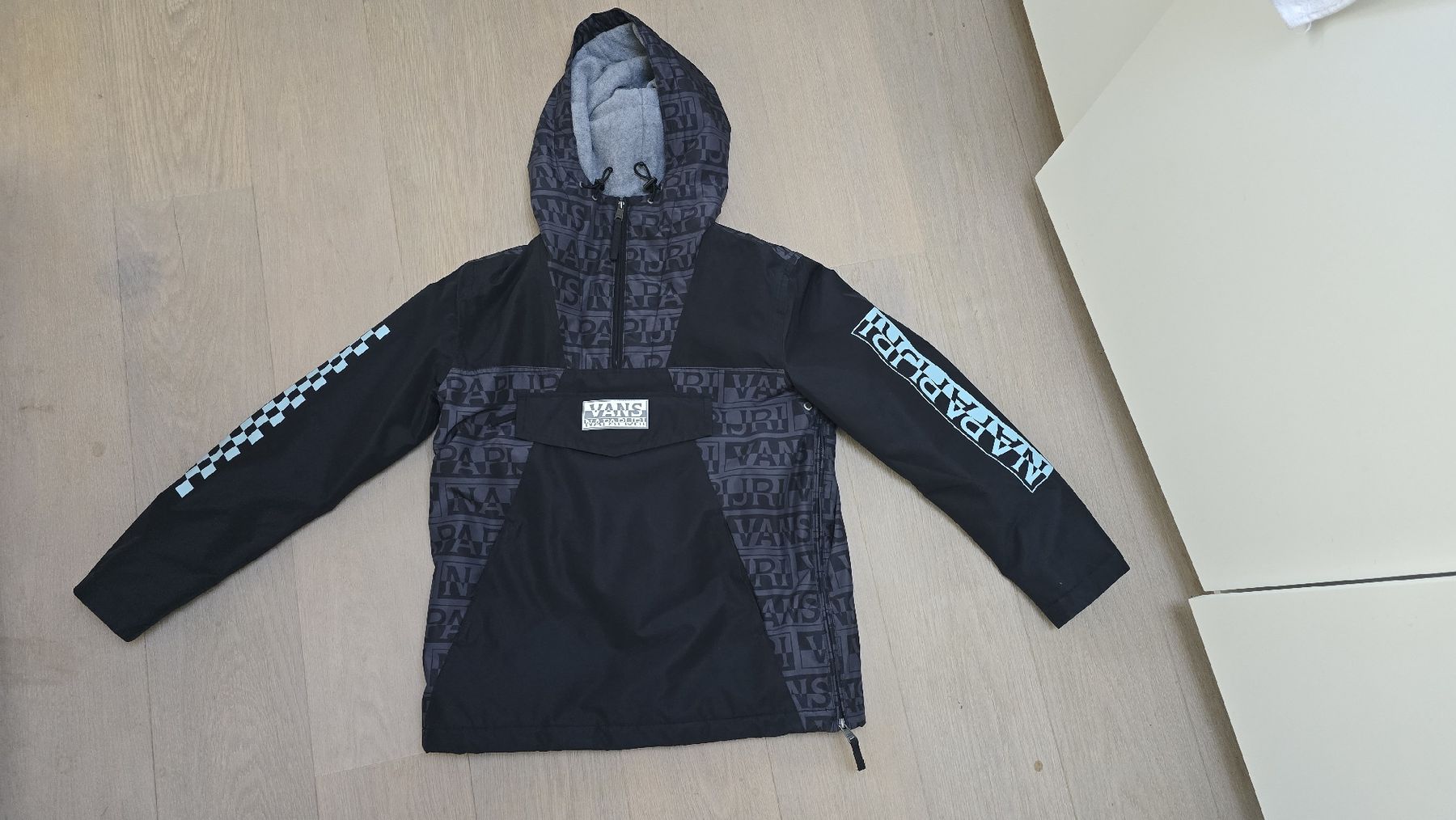 Napapijri Vestes: Vans x Napapijri Winterjacke – Neuf (Voir description) à Hurden par mar_7ssf