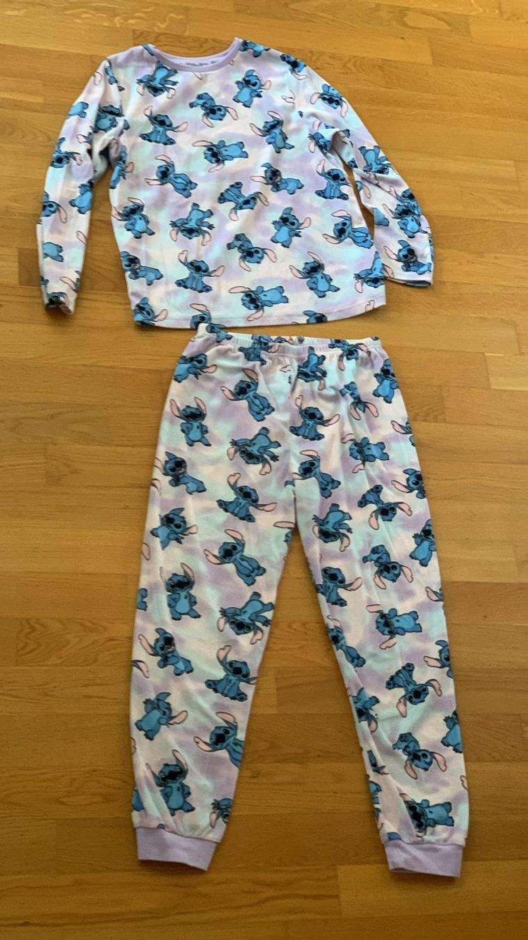 Primark Pyjamas: Pyjama Stich Gr. 152 – D'occasion à Geneve par mar_8dyp