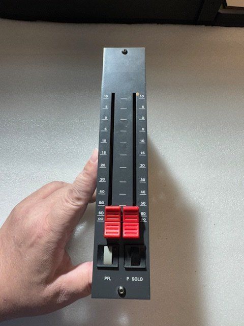 Studer Console di mixaggio: Studer Fader 900er Serie 1.911.121.11 – Usato da Suhr venduto da Audiobruno 3