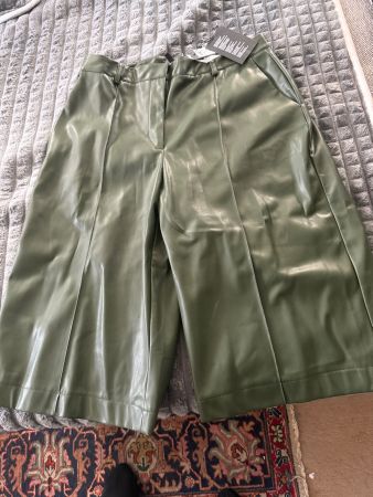 Trendige Kunstleder Culotte Shorts, Olivgrün, Grösse XL
