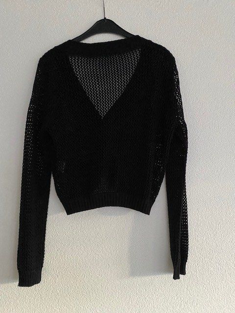 Boleros: Schwarze Strickjacke Gr. L, in Bolero-Form – Gebraucht aus Ergisch von July64 1
