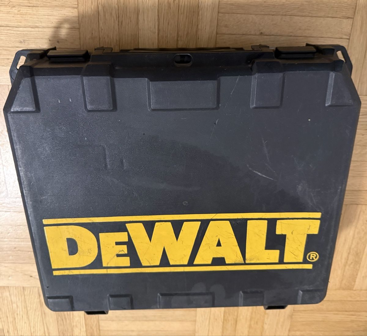 Valigie: DeWalt DCD730L2 Leer Koffer – Usato da St. Gallen venduto da besi97 1