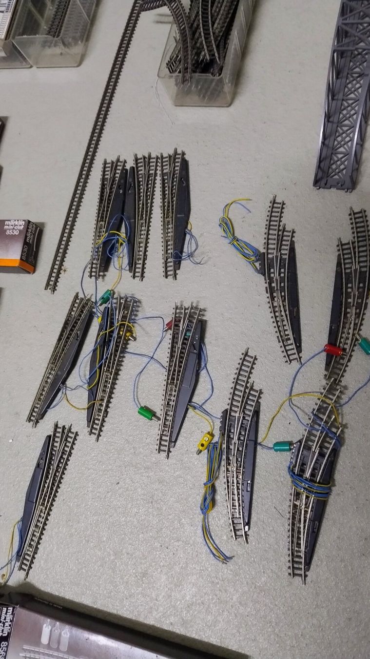 Märklin Modellini di ferrovie: Märklin Z Gleise, Weichen, Schienen – Usato da Oberwil BL venduto da Petermib 8