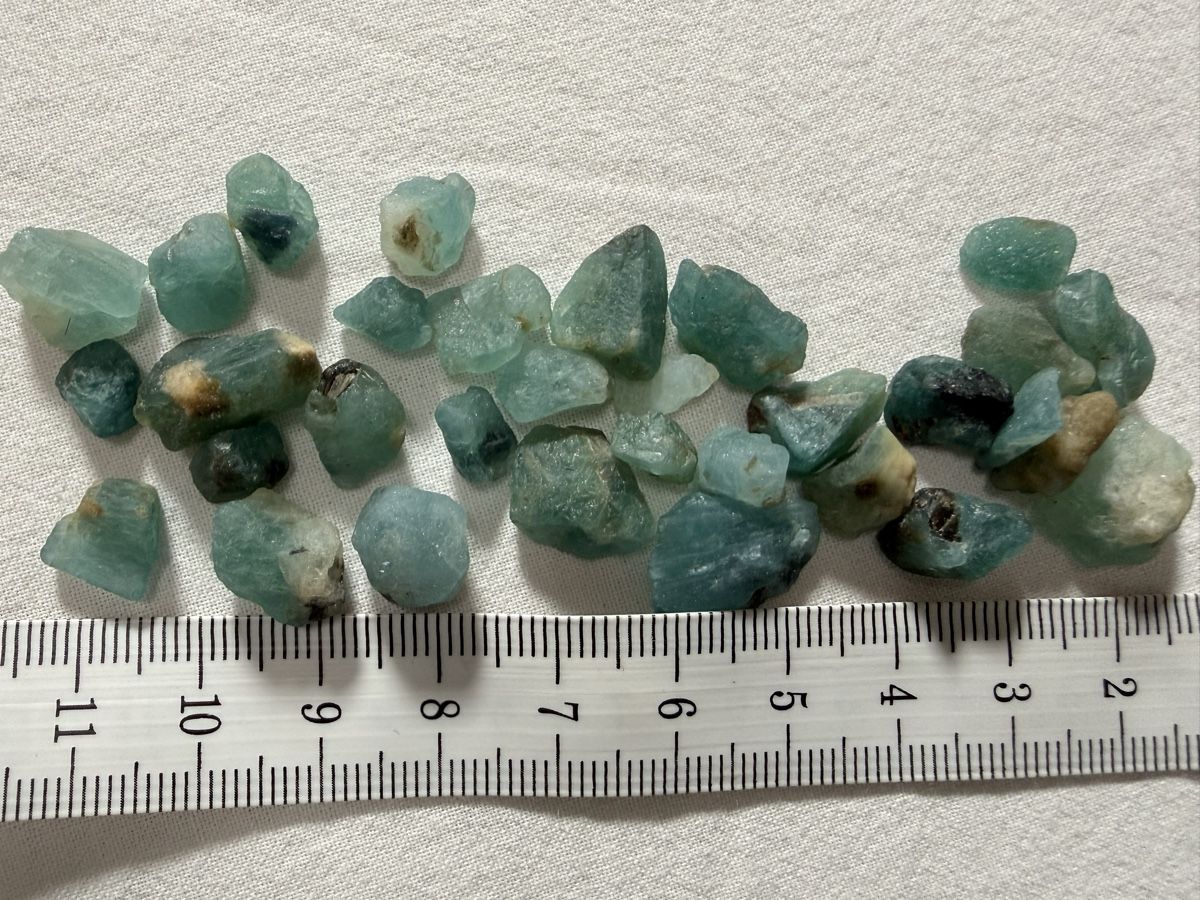 Minerali & Pietre curative: Grandidierite Lot mit 111ct – Nuovo (secondo la descrizione) da Oberhof venduto da RealStone 4
