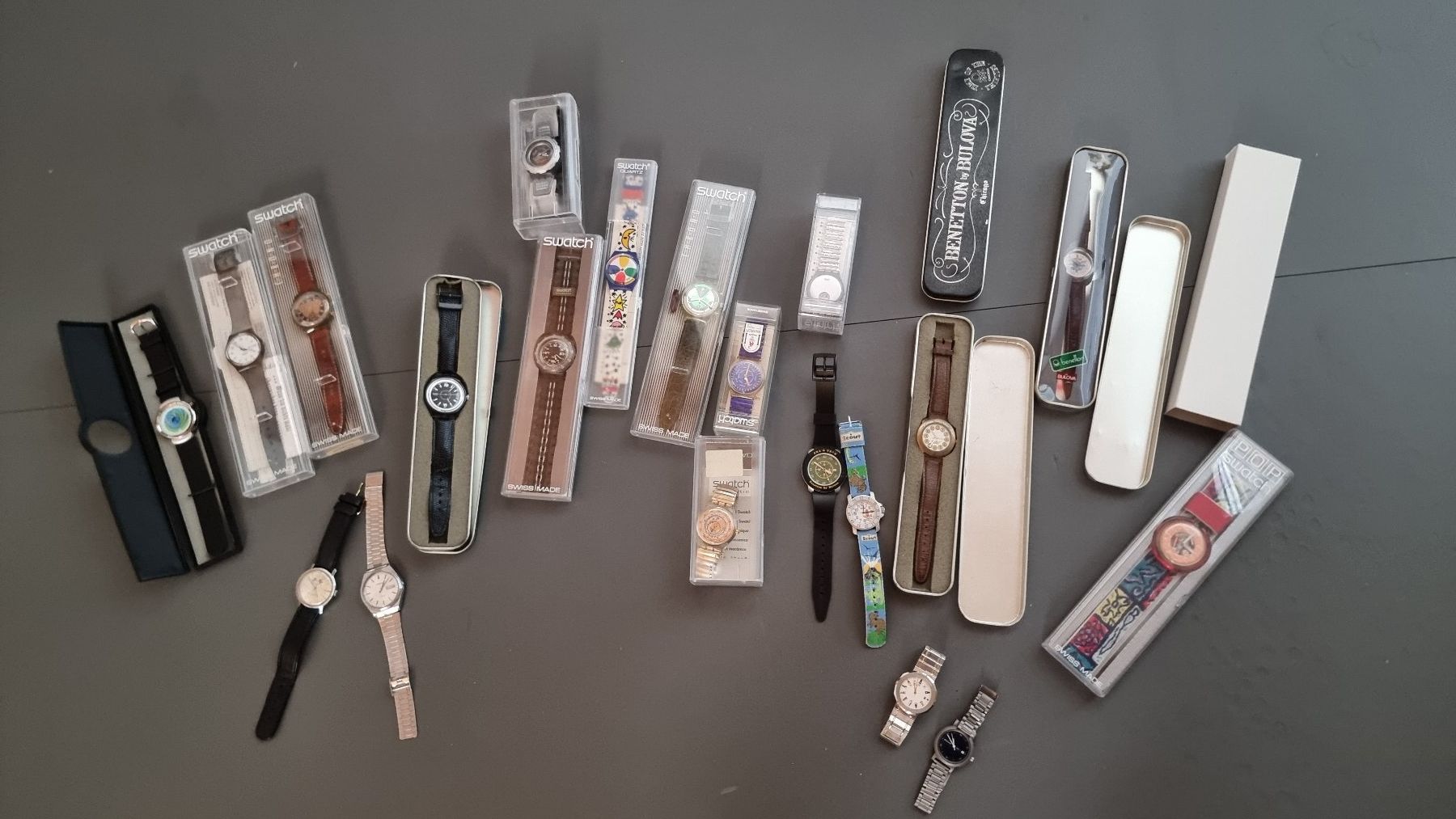 Benetton Orologi: Swatch und Benetton Uhrensammlung – Usato da Domat/Ems venduto da zz_Top