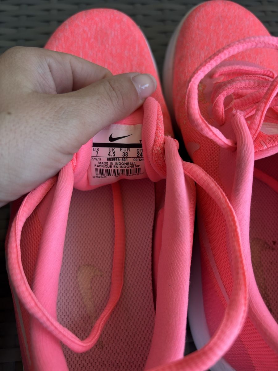 Nike Chaussures femmes: Basket Nike rose  – Neuf (Voir description) à Genève par ste_k6dj 3