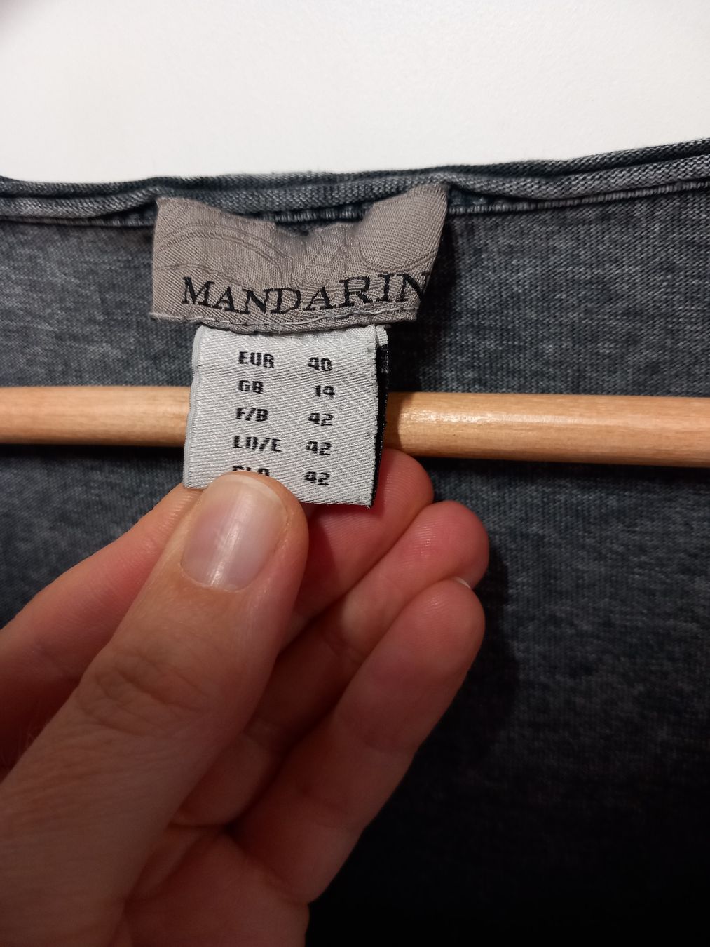 Robes: MANDARIN Jerseykleid Gr.40 dunkelgrau – D'occasion à Gwatt (Thun) par umwelt-brocki 1