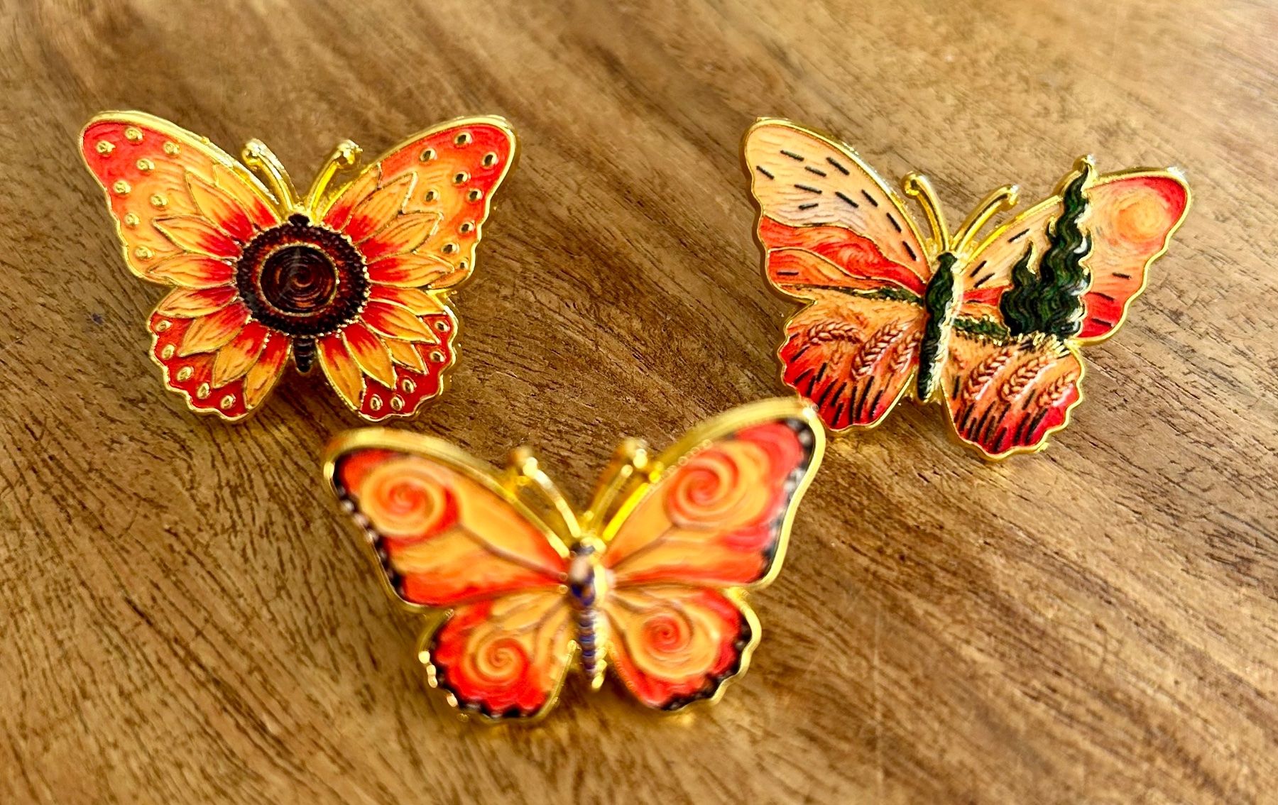 Placchette & Badge: Set 3x Pin Schmetterling – Nuovo e nell'imballaggio originale da Geneve venduto da vane267