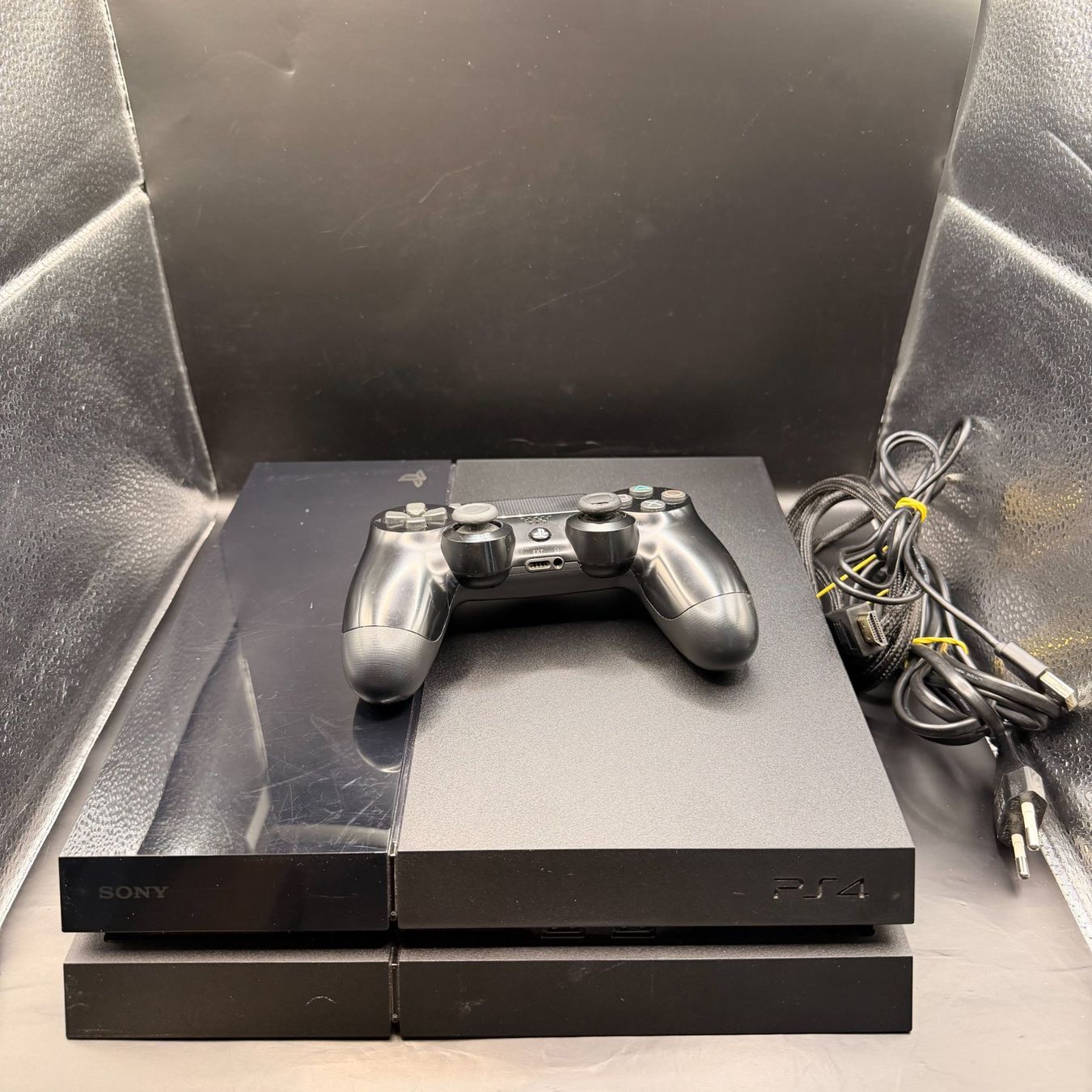 Sony Console: PS4 Konsole 500GB mit Controller – Usato da Düdingen venduto da Nerdworld