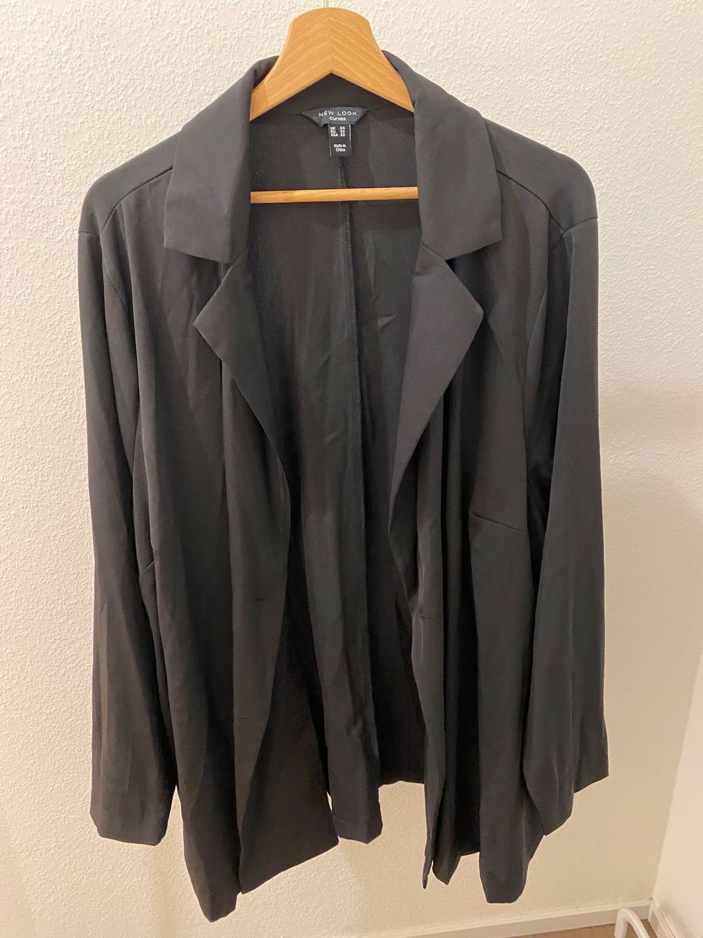 New Look Giacche: New Look Curves Blazer / Jäckchen schwarz Gr. 52 – Usato da Pratteln venduto da a23_j2gs 1