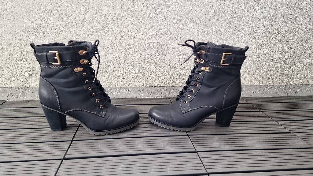 Scarpe da donna: Stiefeletten mit Absatz – Usato da Hochdorf venduto da Klens