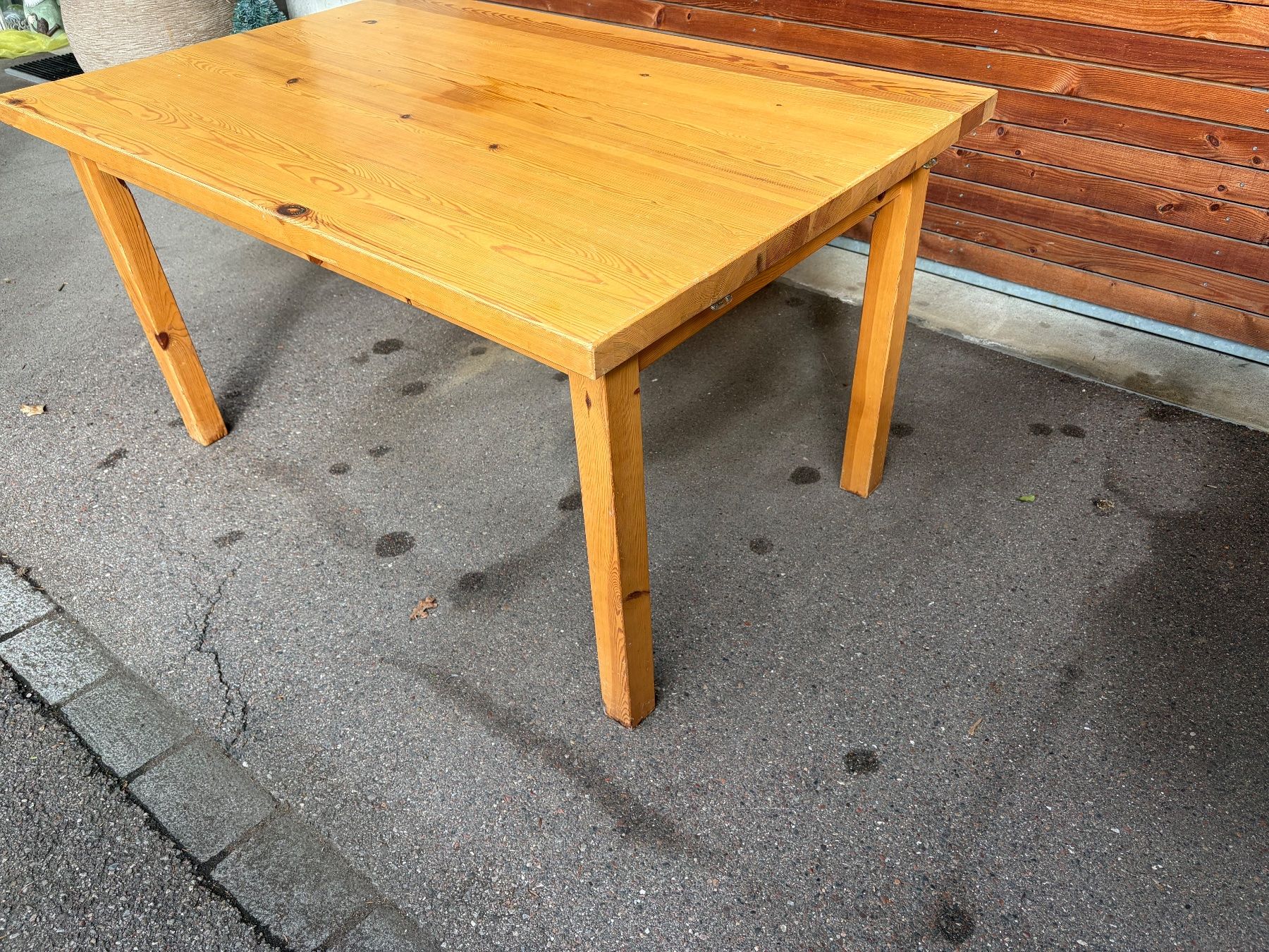 Tische: Massivholz Tisch – Gebraucht aus winterthur von Grami1 3