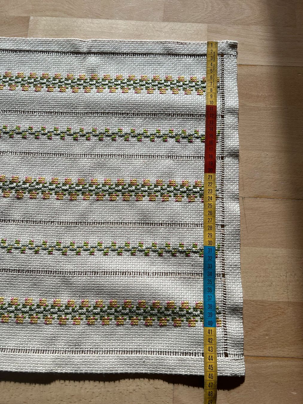 Altra biancheria da tavola: besticktes Tischtuch, Handarbeit – Usato da Worb venduto da farben20zauber 2