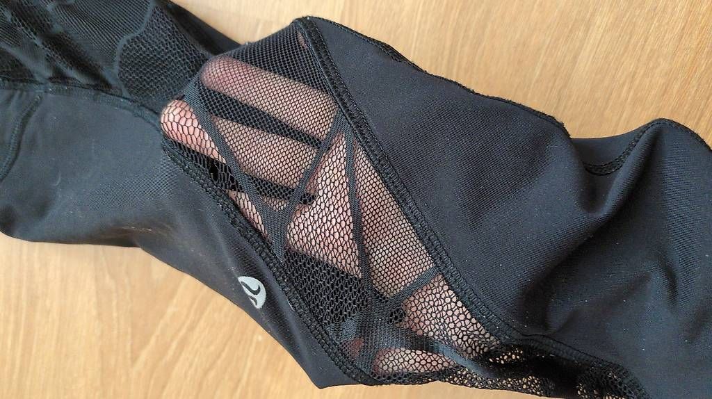 Leggings: Lululemon Leggings Mesh Schwarz Grösse 2 oder 4 – D'occasion à Winterthur par han_8ytn 2
