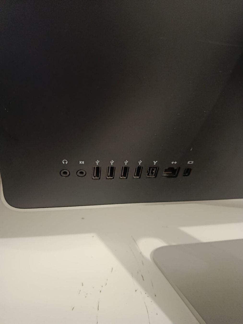 Apple PC: iMac 20" pouces Linux  – Usato da Le Grand-Saconnex venduto da lui_sj2n 2