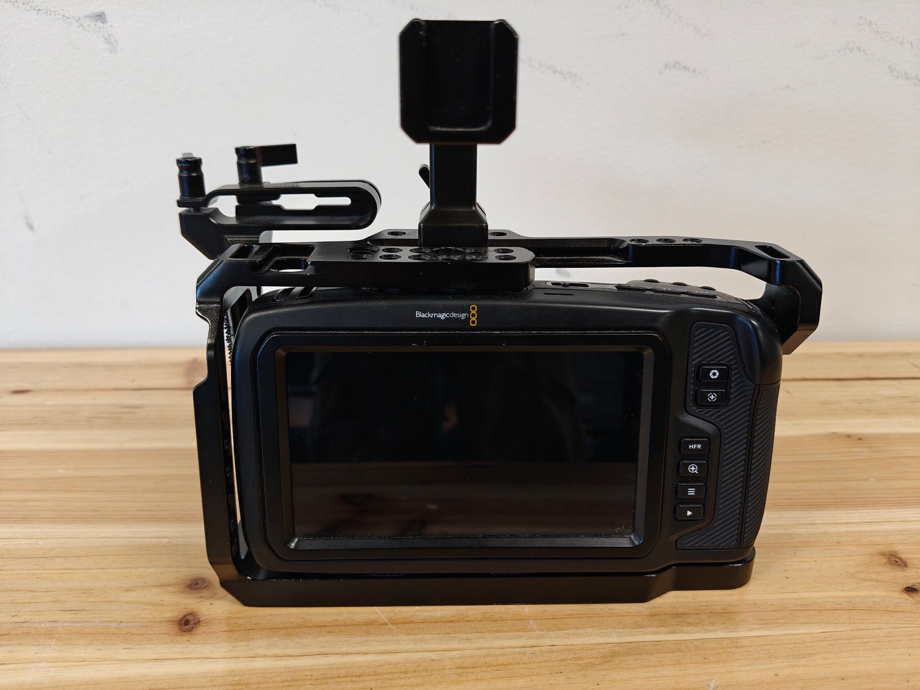 Blackmagic Videocamere: Blackmagic Pocket Cinema Camera 4K Set inkl Cage + Metabones – Usato da Schlieren venduto da CINElight 5