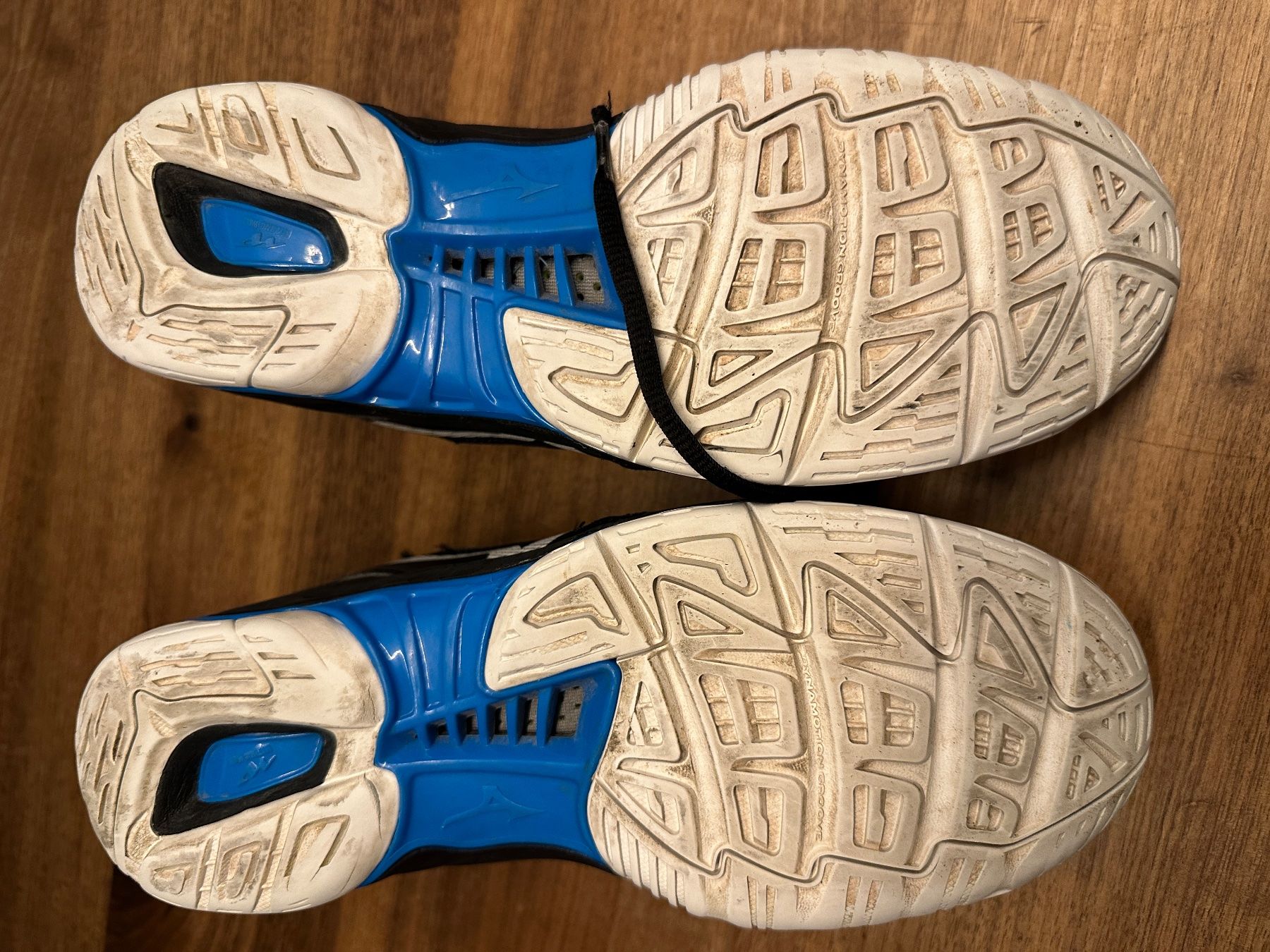 Mizuno Scarpe da uomo: Hallenschuhe Mizuno 40 – Usato da Winterthur venduto da manelio113 1