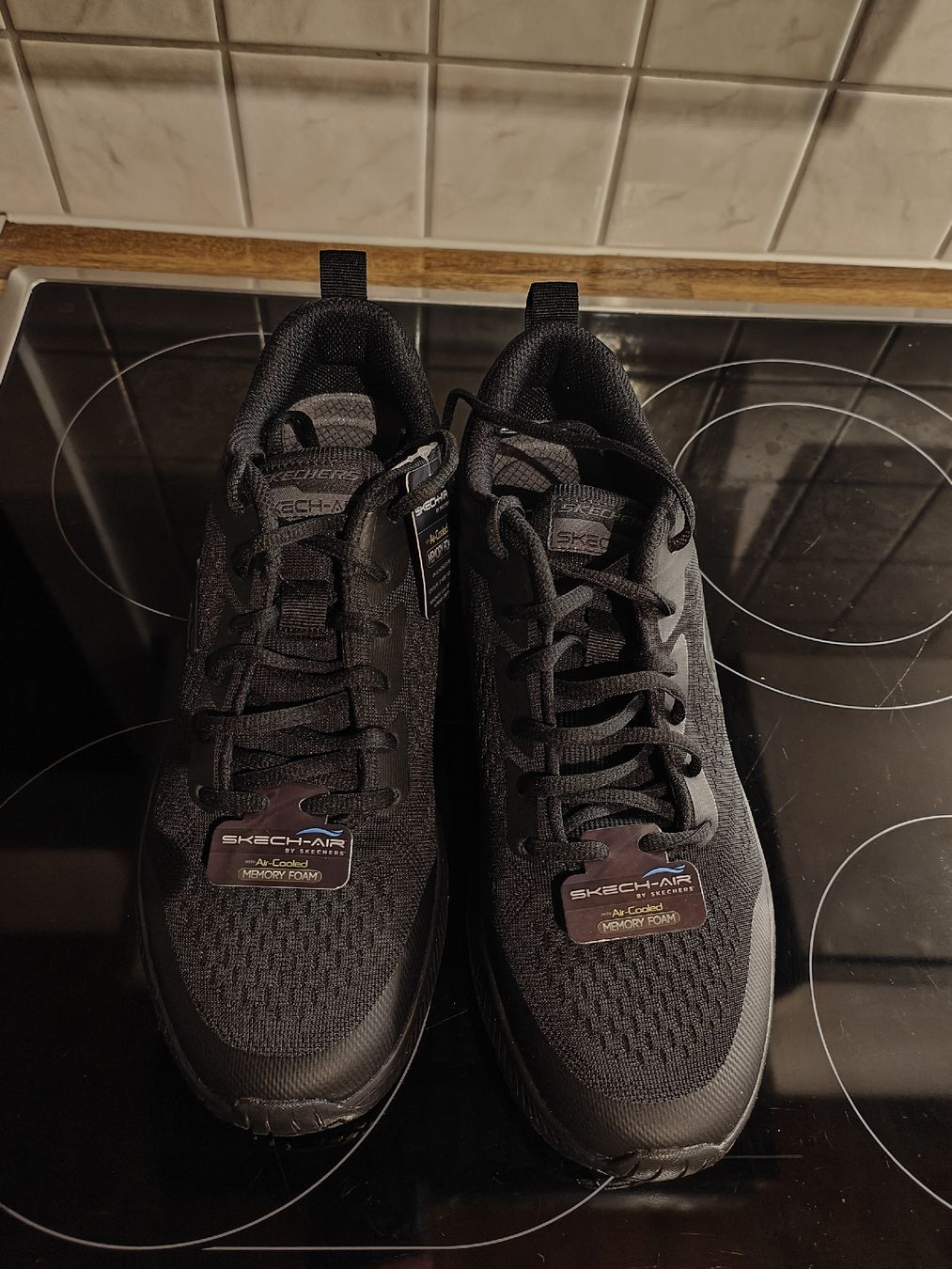 Skechers Scarpe da uomo: Skechers Dyna-Air Herren Sneaker – Nuovo (secondo la descrizione) da Einsiedeln venduto da RaphaelSimeon 2