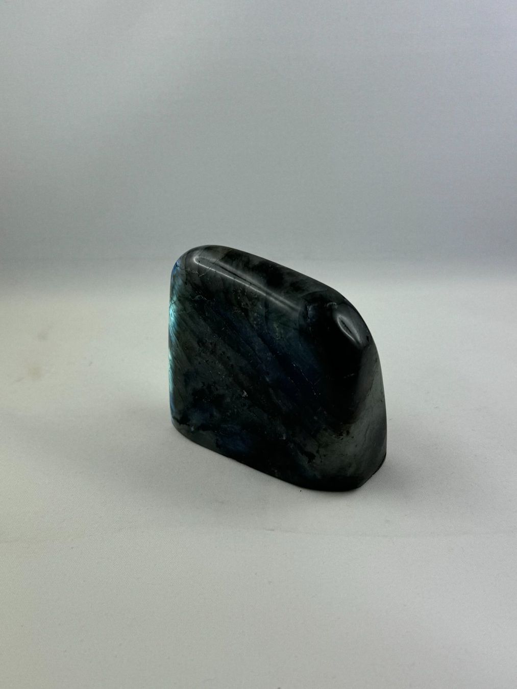 Minerali & Pietre curative: Labradorit 7.5cm 3.0cm 7.0cm 321g – Usato da Schinznach Bad venduto da Prosperos 2