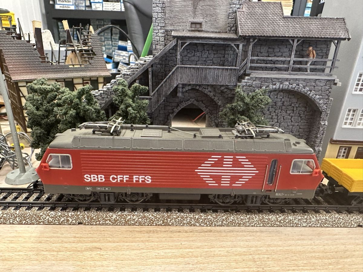 Märklin Modellini di ferrovie: Märklin 2974 SBB Re 4/4 IV Güterzug – Usato da Lupsingen venduto da New-Haven 1