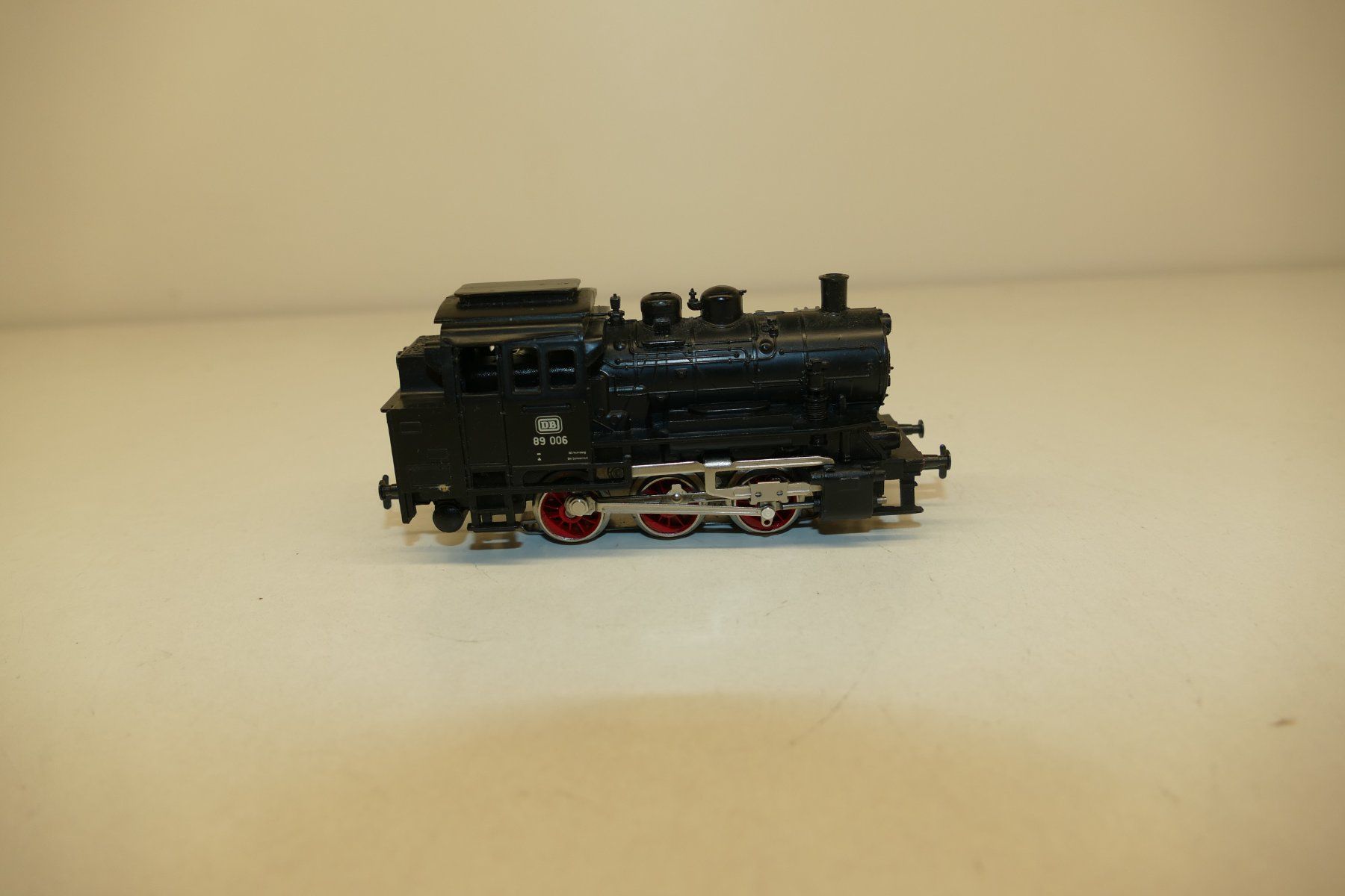 Märklin Modellini di ferrovie: Märklin H0: DB Tenderdampflok BR89 – Usato da Niederhasli venduto da rail-duerst 3